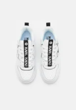 Trainers whi